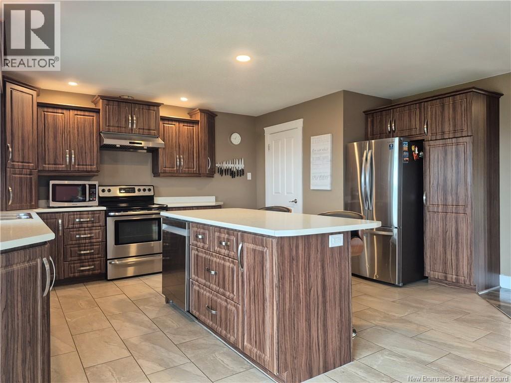 615 Rue Principale, Pointe-Verte, New Brunswick  E8J 2P7 - Photo 11 - NB129093