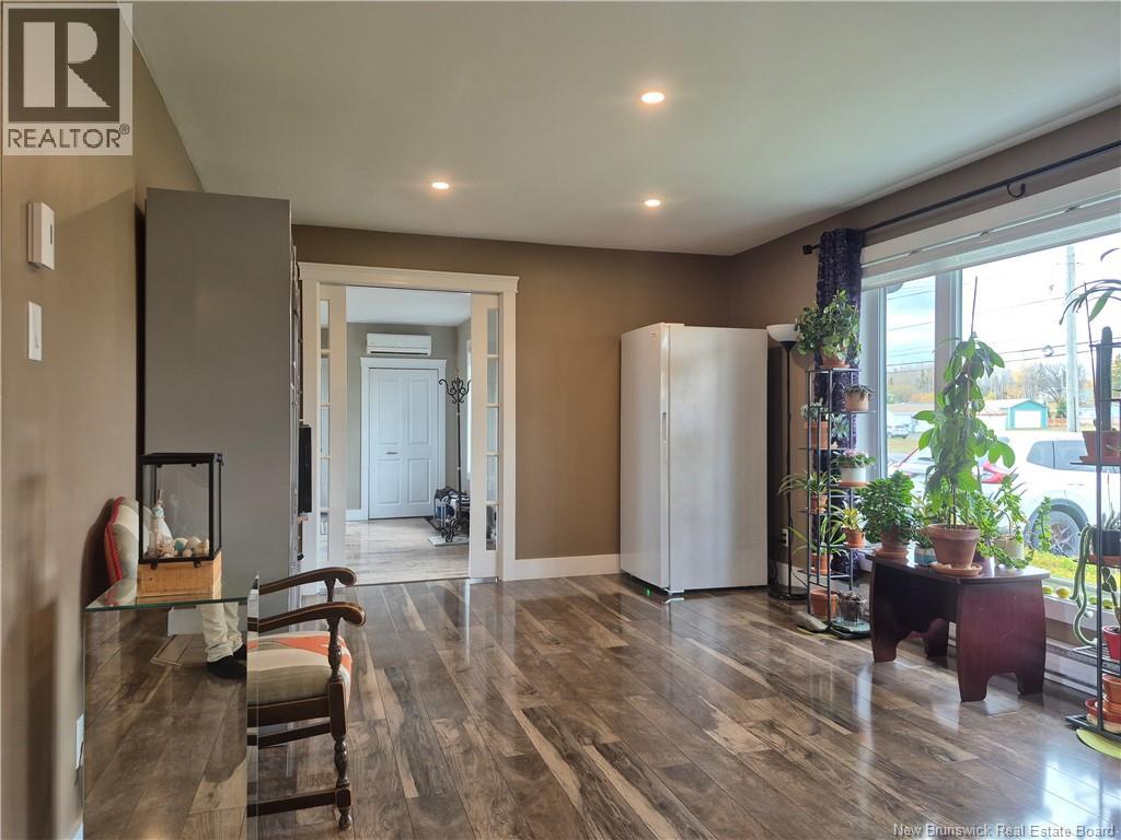 615 Rue Principale, Pointe-Verte, New Brunswick  E8J 2P7 - Photo 15 - NB129093