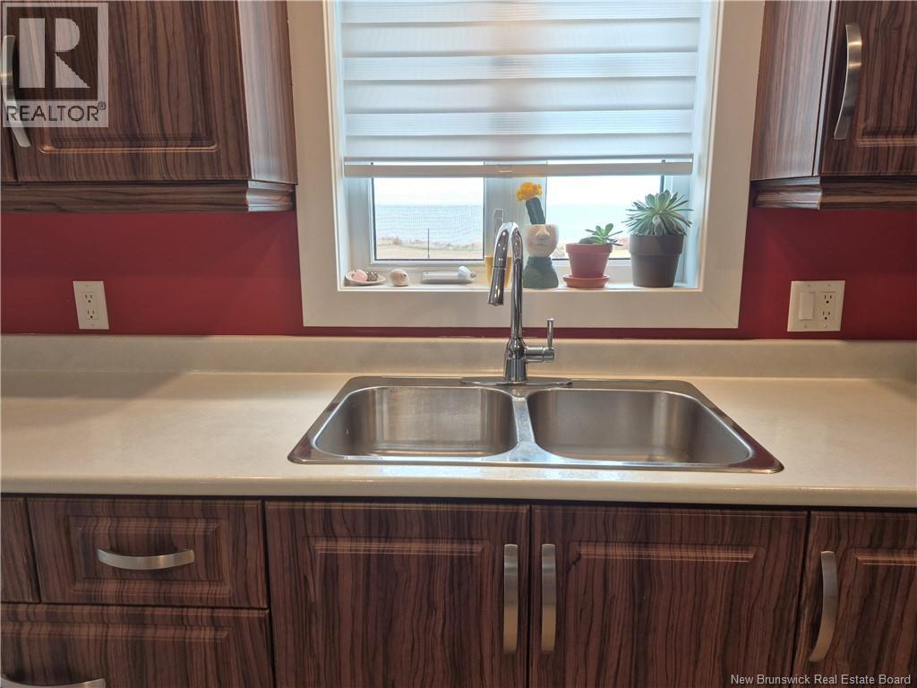 615 Rue Principale, Pointe-Verte, New Brunswick  E8J 2P7 - Photo 9 - NB129093