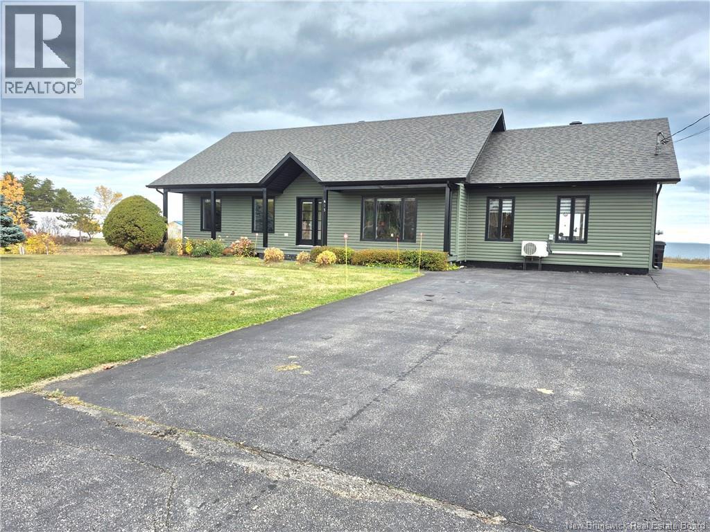 615 Rue Principale, Pointe-Verte, New Brunswick  E8J 2P7 - Photo 1 - NB129093