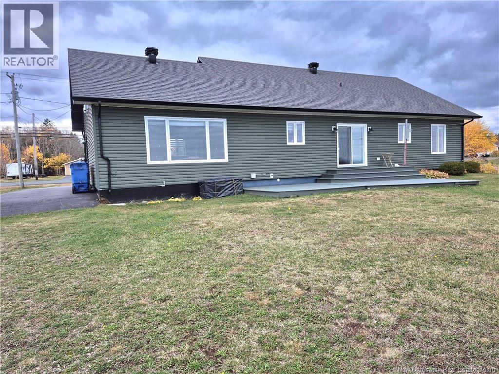615 Rue Principale, Pointe-Verte, New Brunswick  E8J 2P7 - Photo 2 - NB129093