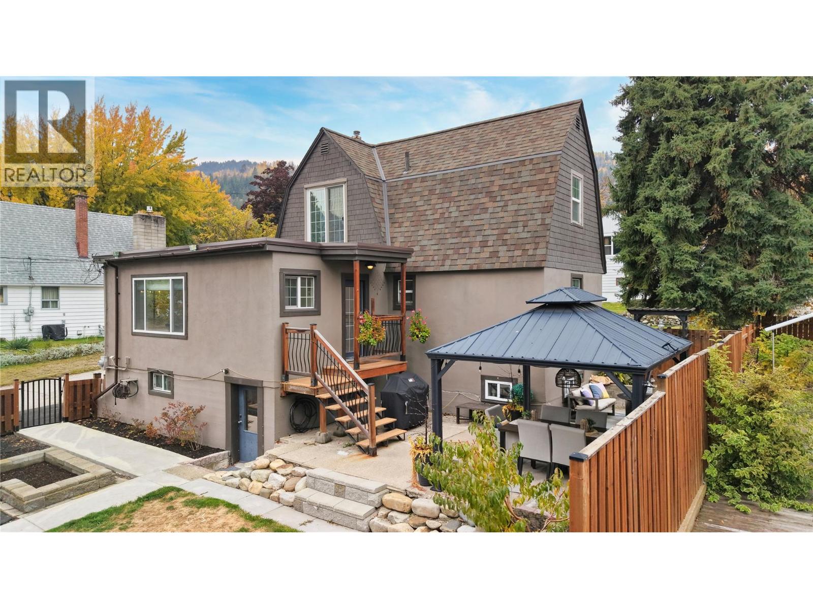 698 Kipling Street, Warfield, British Columbia  V1R 2A2 - Photo 3 - 10366768
