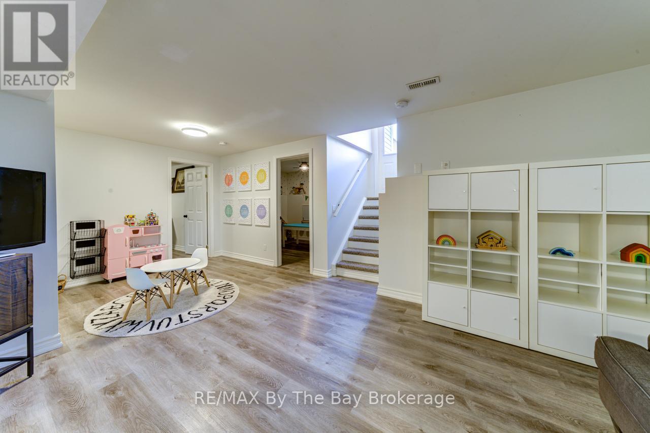 1595 County 42 Road, Clearview, Ontario  L0M 1S0 - Photo 25 - S12484352