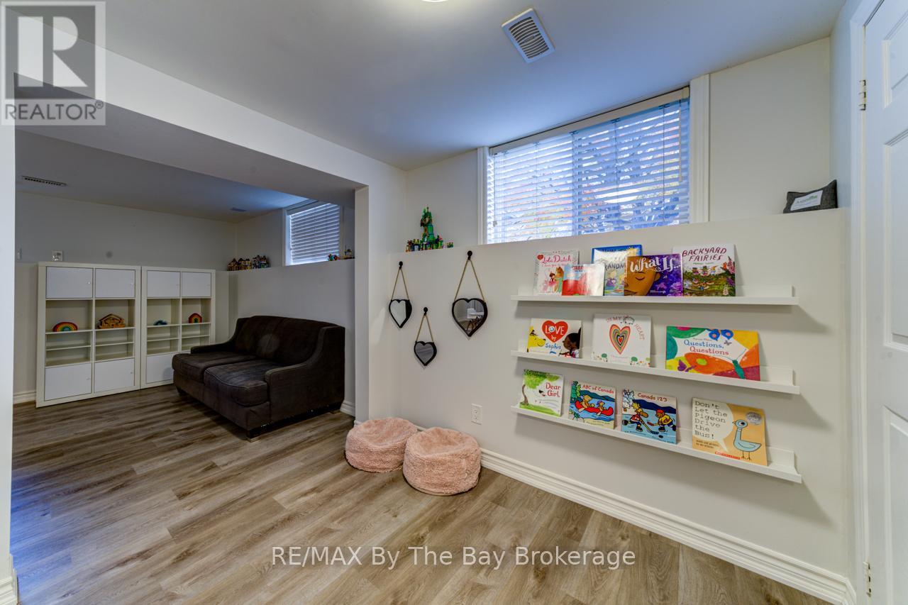 1595 County 42 Road, Clearview, Ontario  L0M 1S0 - Photo 27 - S12484352