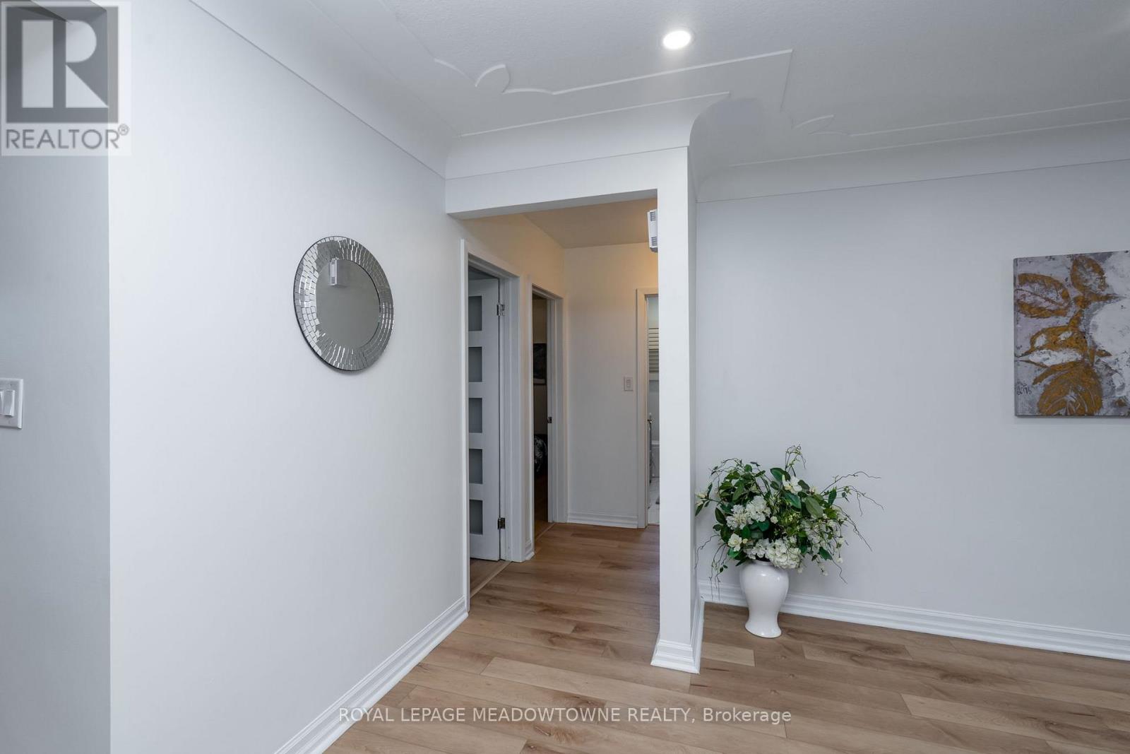 6256 Balmoral Avenue, Niagara Falls, Ontario  L2E 3A6 - Photo 15 - X12484422