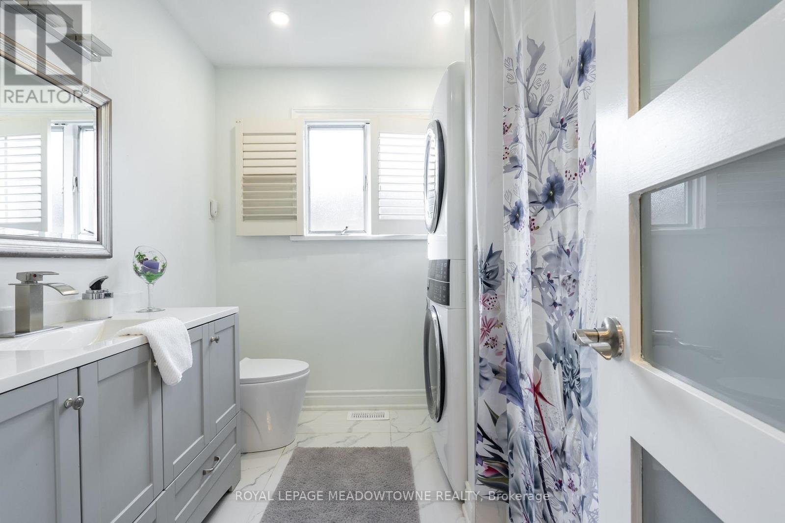 6256 Balmoral Avenue, Niagara Falls, Ontario  L2E 3A6 - Photo 19 - X12484422