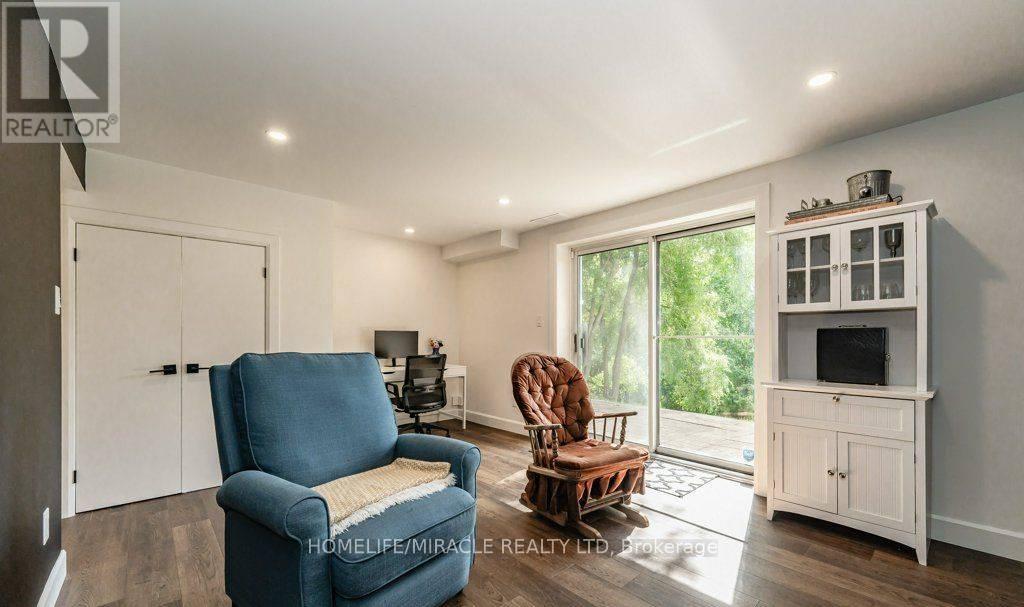 159 Old Carriage Drive, Kitchener, Ontario  N2P 1H5 - Photo 12 - X12484432