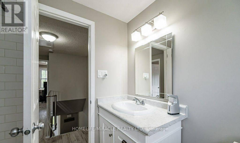 159 Old Carriage Drive, Kitchener, Ontario  N2P 1H5 - Photo 15 - X12484432