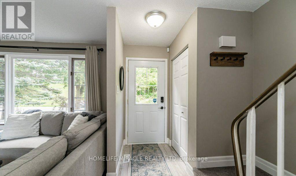 159 Old Carriage Drive, Kitchener, Ontario  N2P 1H5 - Photo 2 - X12484432