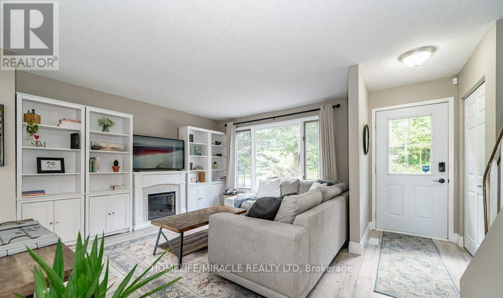 159 Old Carriage Drive, Kitchener, Ontario  N2P 1H5 - Photo 4 - X12484432