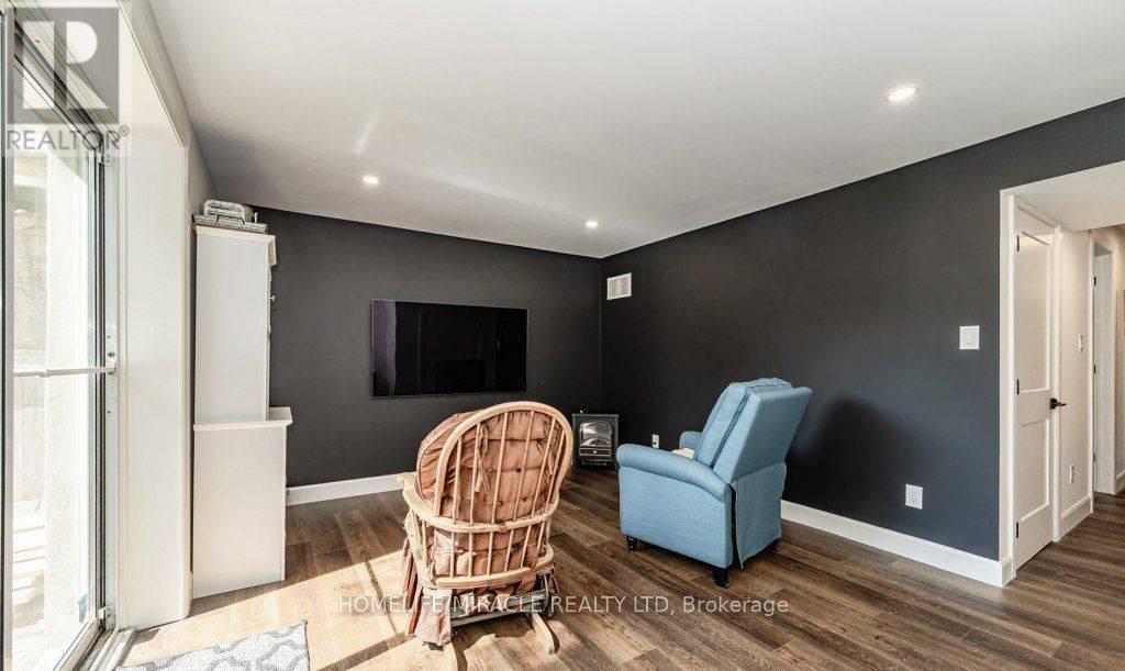 159 Old Carriage Drive, Kitchener, Ontario  N2P 1H5 - Photo 7 - X12484432