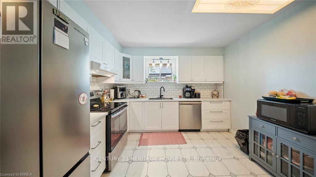 6442 Taylor Street, Niagara Falls, Ontario  L2G 2G1 - Photo 12 - X12484463