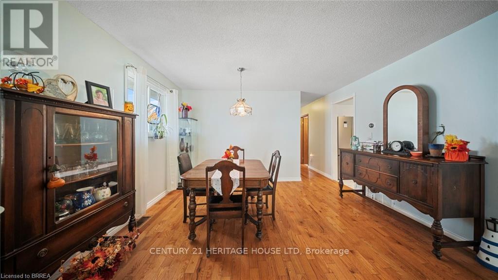 6442 Taylor Street, Niagara Falls, Ontario  L2G 2G1 - Photo 8 - X12484463