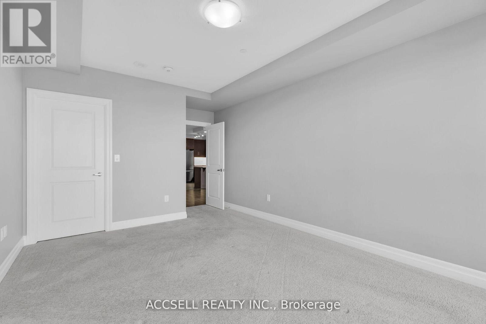 902 - 260 Villagewalk Boulevard, London North, Ontario  N6G 0P6 - Photo 12 - X12484464