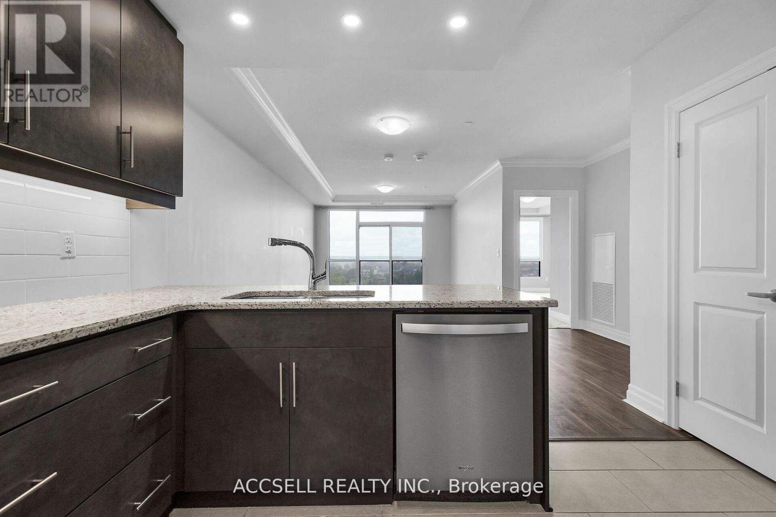 902 - 260 Villagewalk Boulevard, London North, Ontario  N6G 0P6 - Photo 6 - X12484464