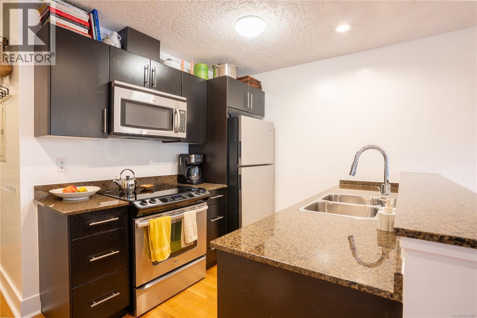306 2717 Peatt Rd, Langford, British Columbia  V9B 3V2 - Photo 9 - 1017897