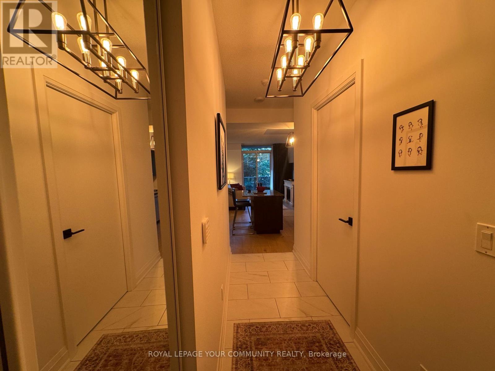 384 - 209 Fort York Boulevard, Toronto, Ontario  M5V 4A1 - Photo 2 - C12484504