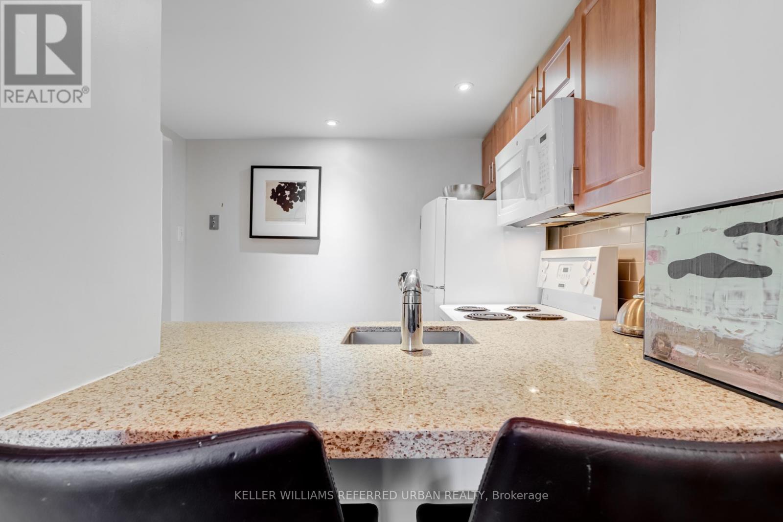 332 - 60 Homewood Avenue, Toronto, Ontario  M4Y 2X4 - Photo 11 - C12484513