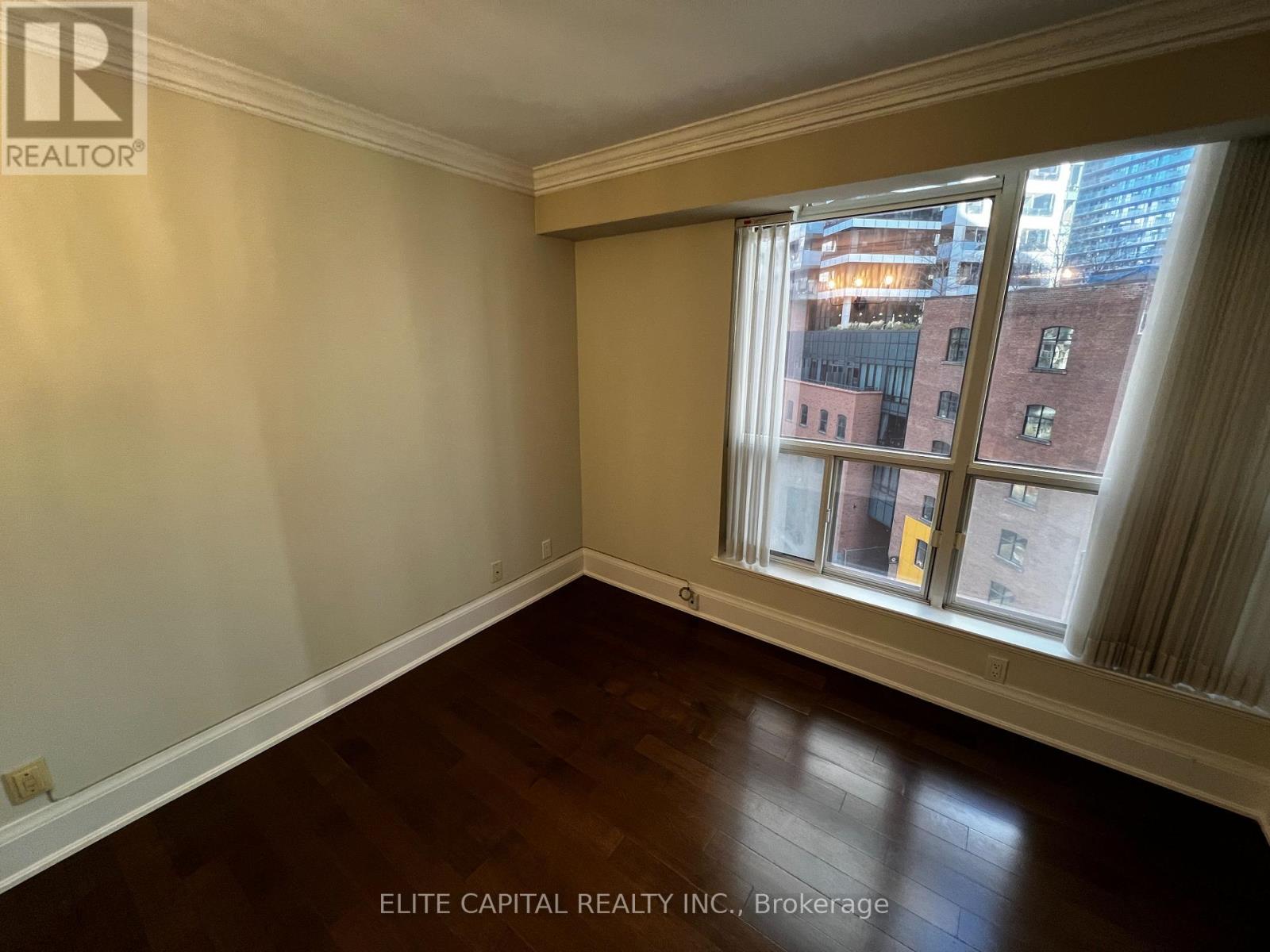 711 - 24 Wellesley Street W, Toronto, Ontario  M4Y 2X6 - Photo 10 - C12484548