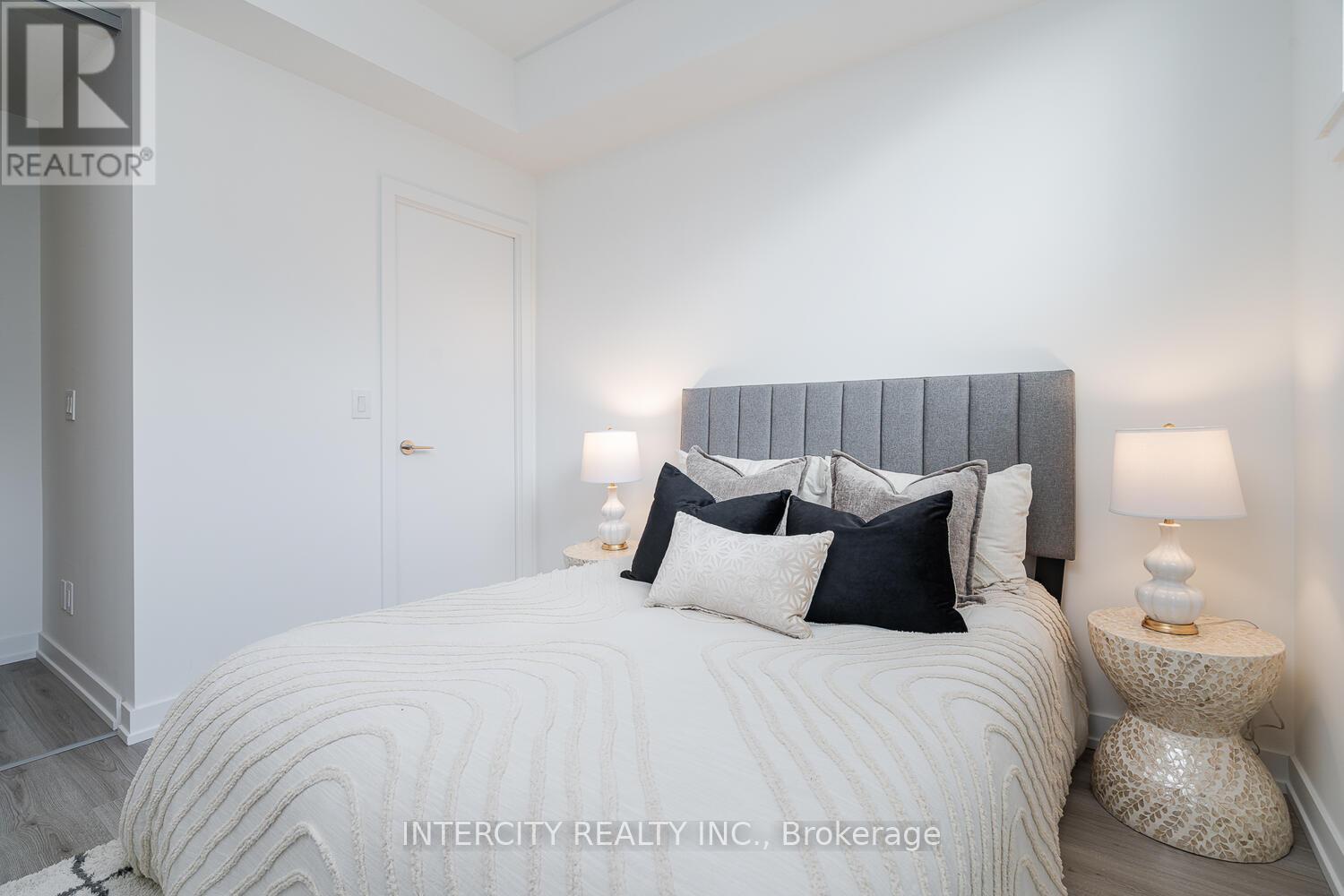 38 - 851 Sheppard Avenue W, Toronto, Ontario  M3H 0G2 - Photo 24 - C12484568