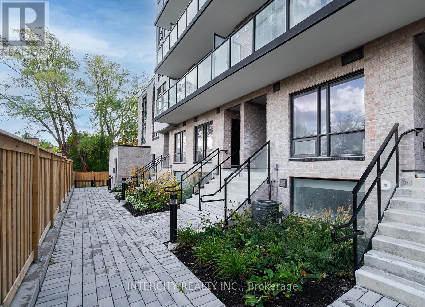 38 - 851 Sheppard Avenue W, Toronto, Ontario  M3H 0G2 - Photo 4 - C12484568