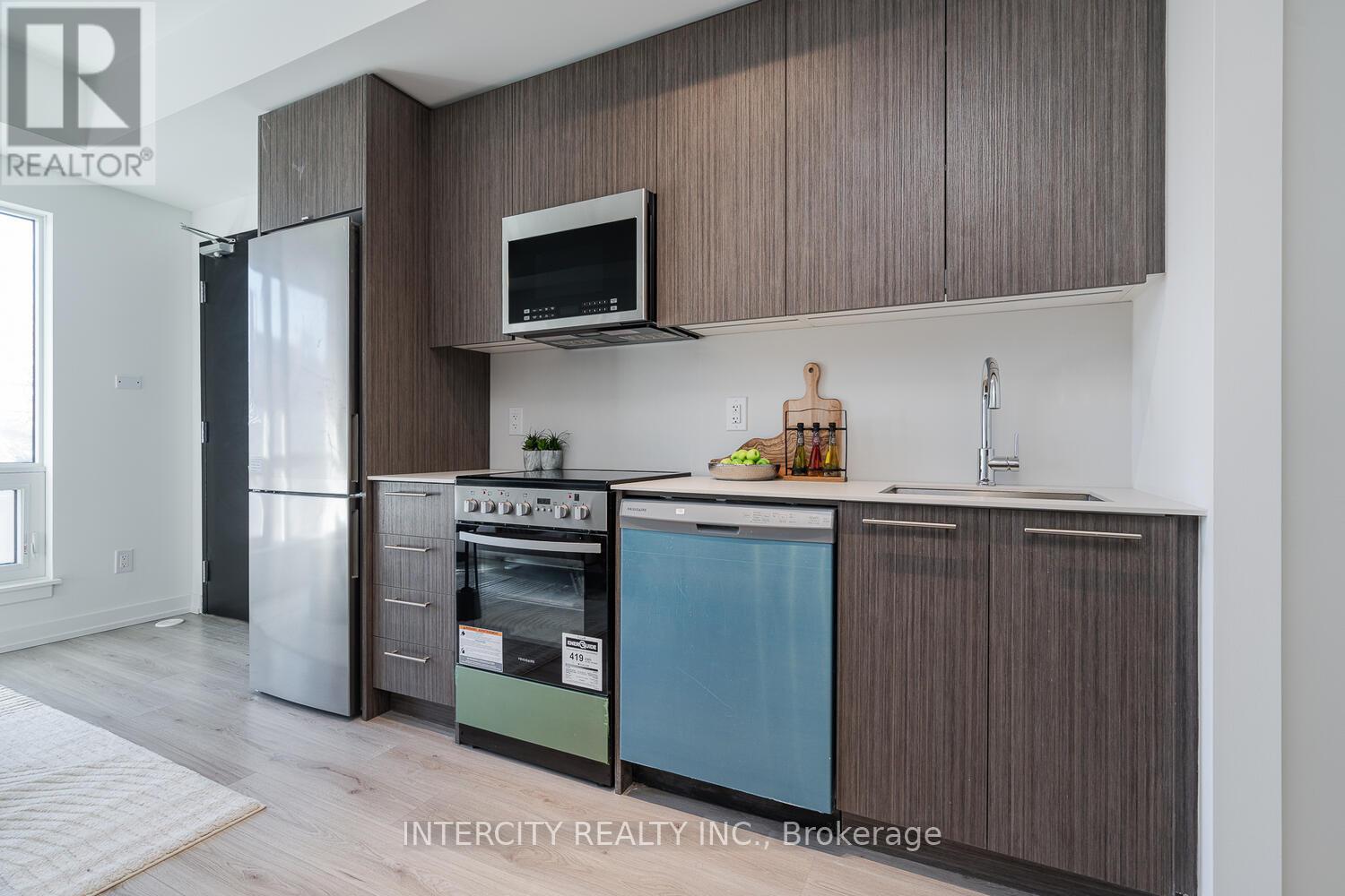 38 - 851 Sheppard Avenue W, Toronto, Ontario  M3H 0G2 - Photo 9 - C12484568