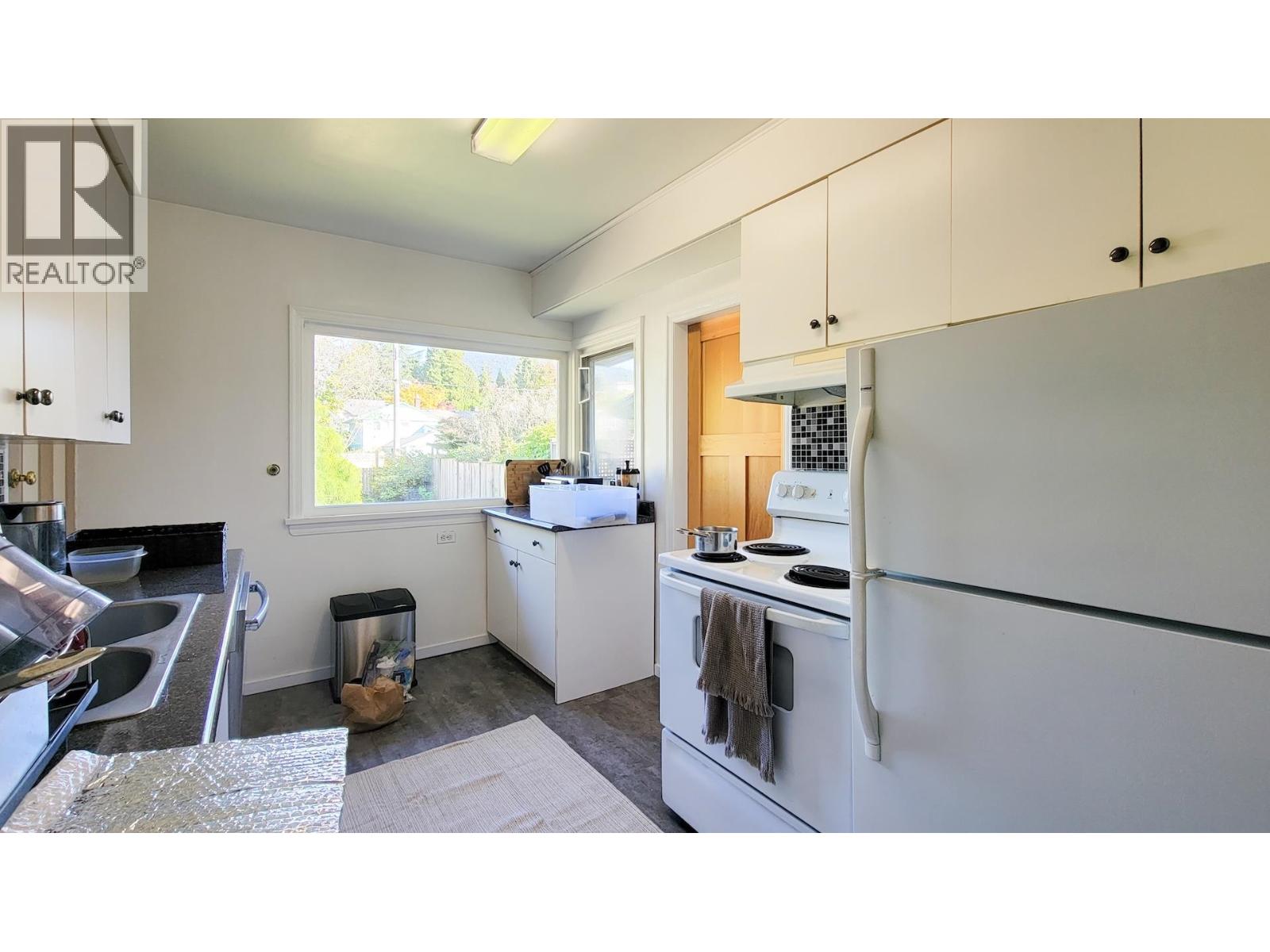 442 W 23rd Street, North Vancouver, British Columbia  V7M 2B7 - Photo 16 - R3047126