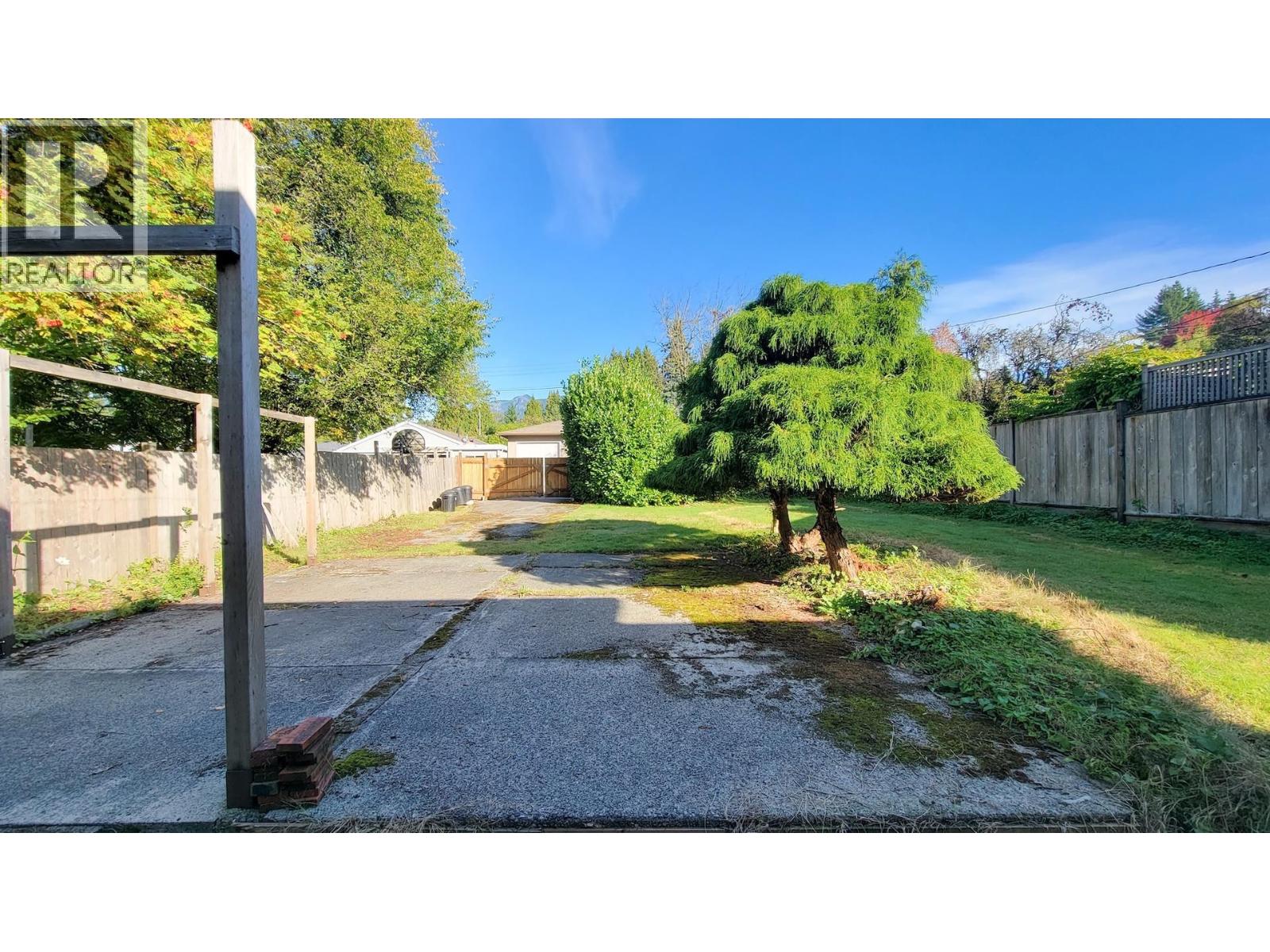 442 W 23rd Street, North Vancouver, British Columbia  V7M 2B7 - Photo 35 - R3047126