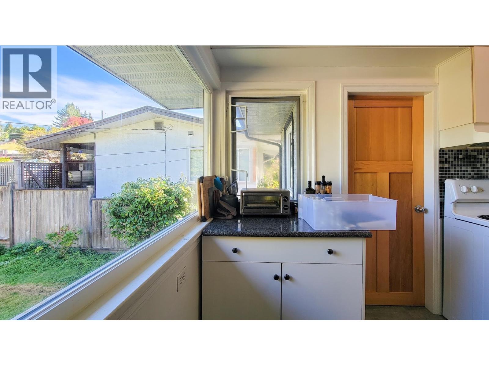 442 W 23rd Street, North Vancouver, British Columbia  V7M 2B7 - Photo 14 - R3047126