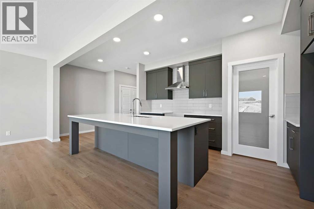 7 Heritage Link, Cochrane, Alberta  T4C 2J8 - Photo 11 - A2248165