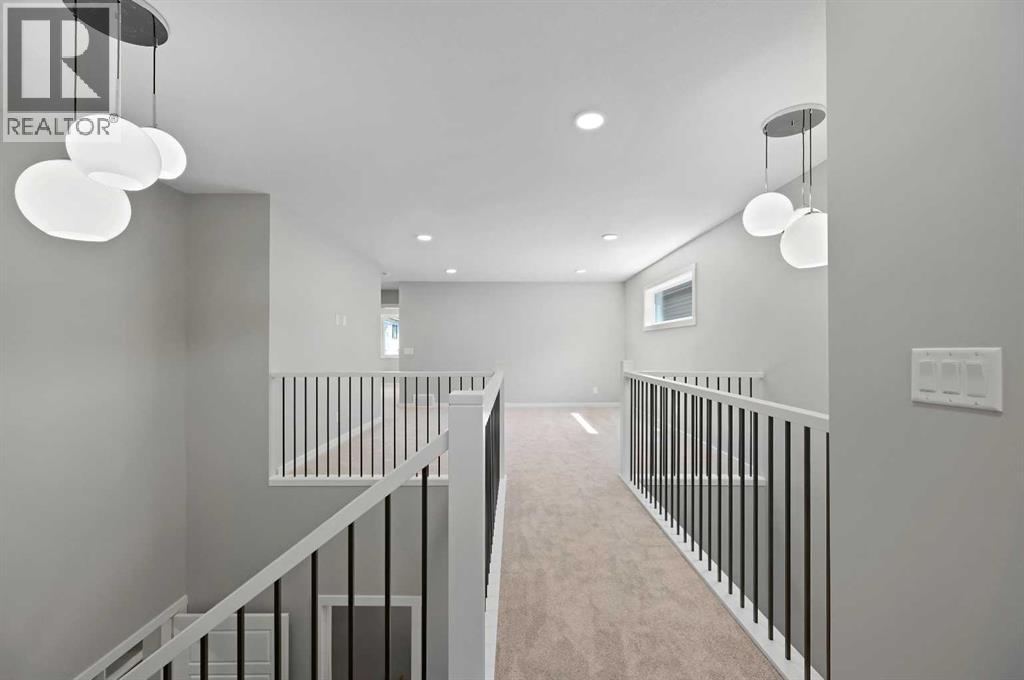 7 Heritage Link, Cochrane, Alberta  T4C 2J8 - Photo 35 - A2248165