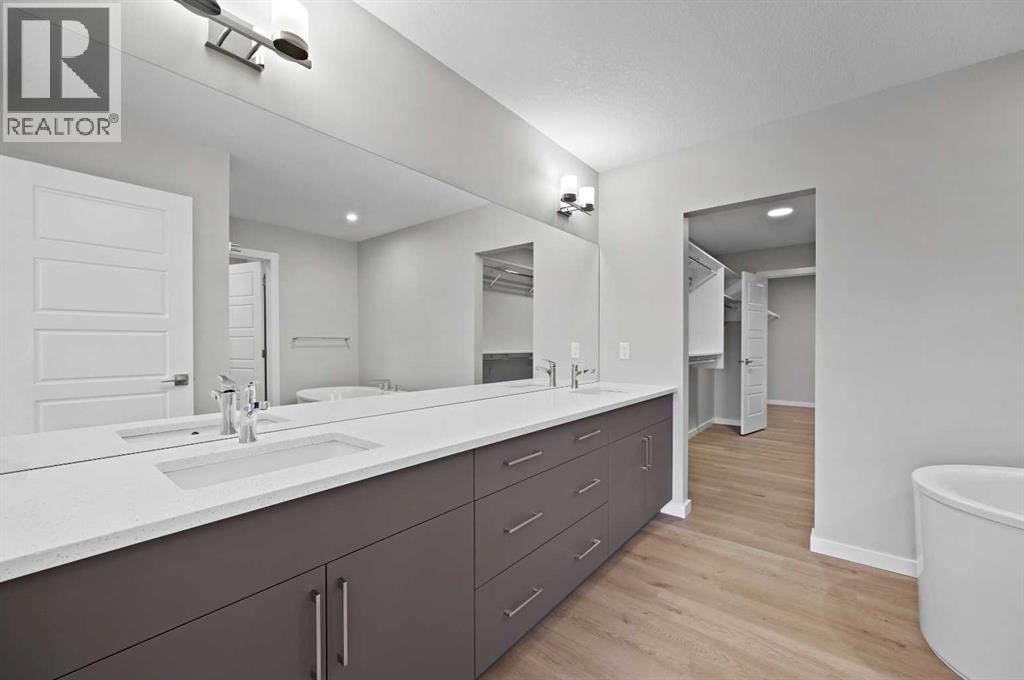 7 Heritage Link, Cochrane, Alberta  T4C 2J8 - Photo 30 - A2248165