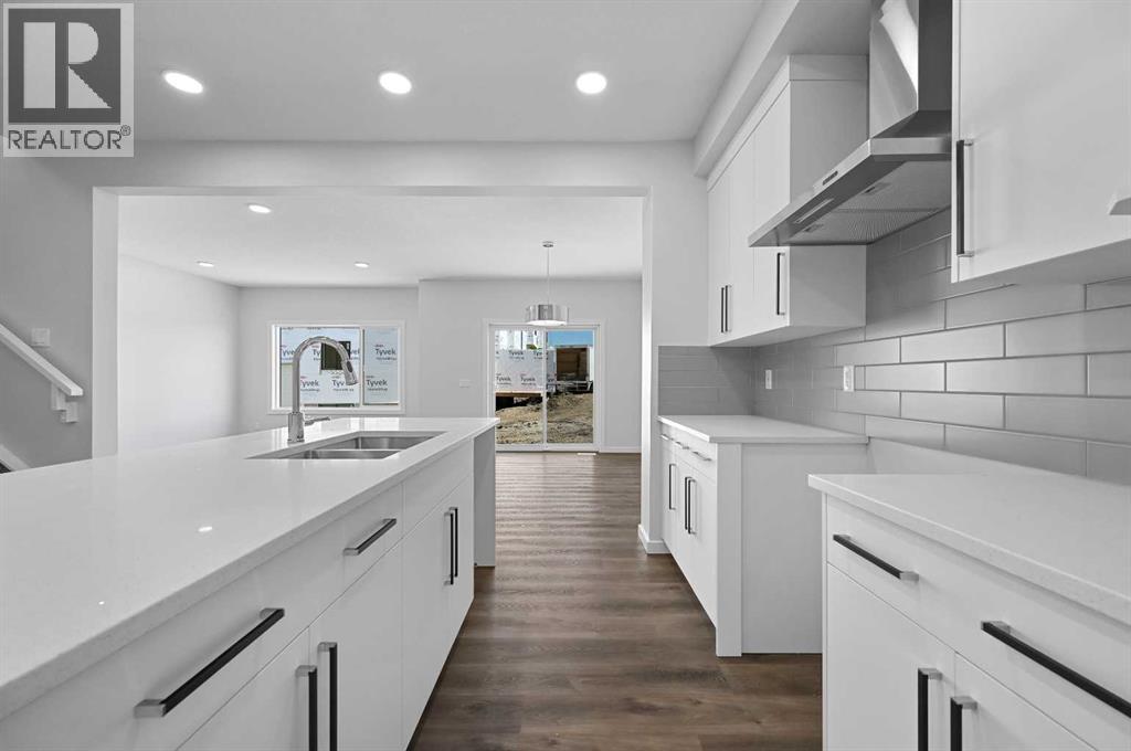 11 Heritage Link, Cochrane, Alberta  T4C 2J8 - Photo 15 - A2248171