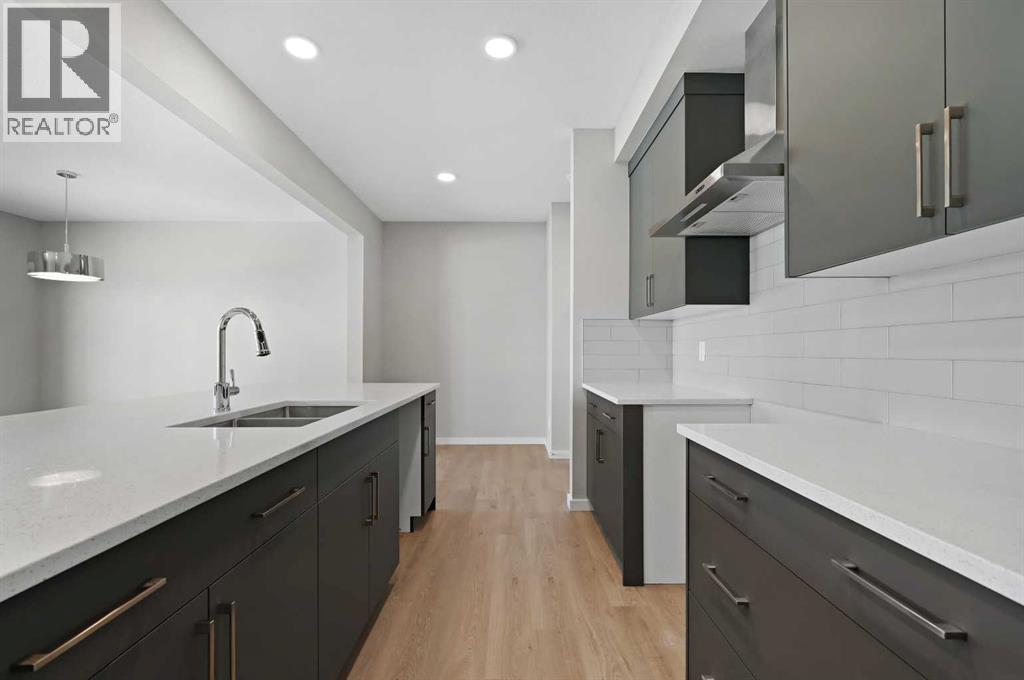 7 Heritage Link, Cochrane, Alberta  T4C 2J8 - Photo 12 - A2248165