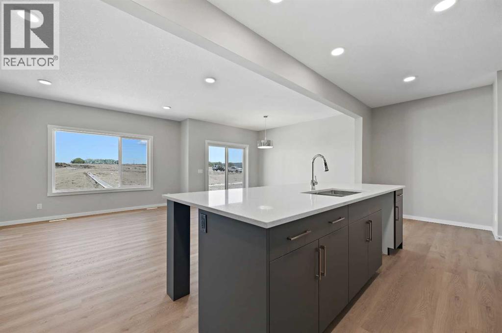 7 Heritage Link, Cochrane, Alberta  T4C 2J8 - Photo 13 - A2248165