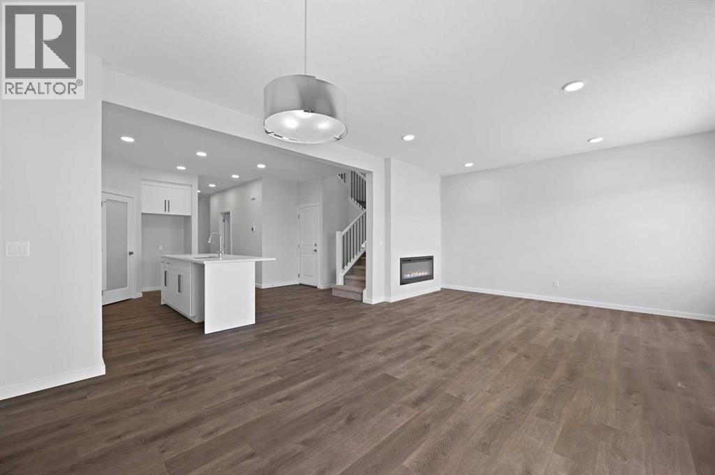 11 Heritage Link, Cochrane, Alberta  T4C 2J8 - Photo 18 - A2248171