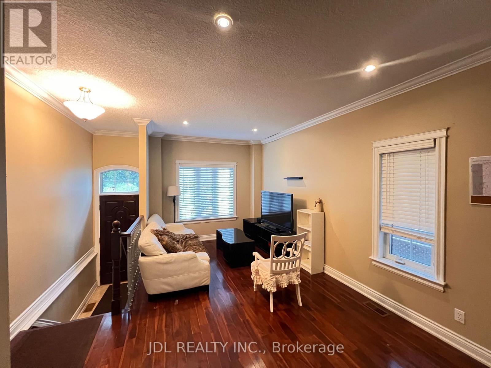 198a Finch Avenue E, Toronto, Ontario  M2N 4R9 - Photo 4 - C12330064