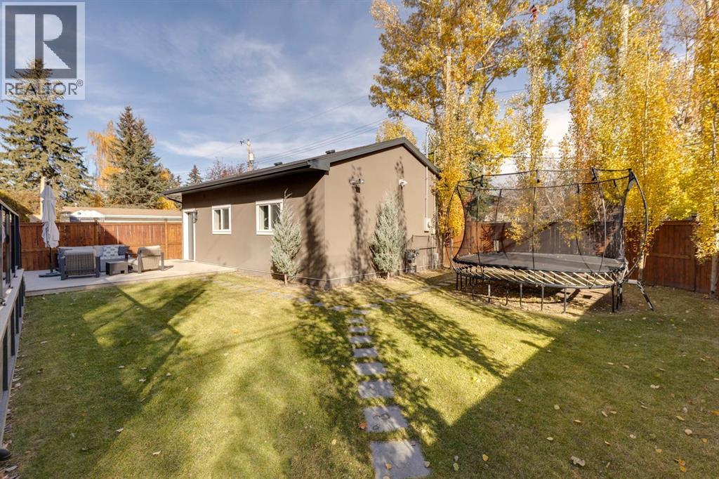 3312 Caribou Drive Nw, Calgary, Alberta  T2L 0S5 - Photo 48 - A2265839