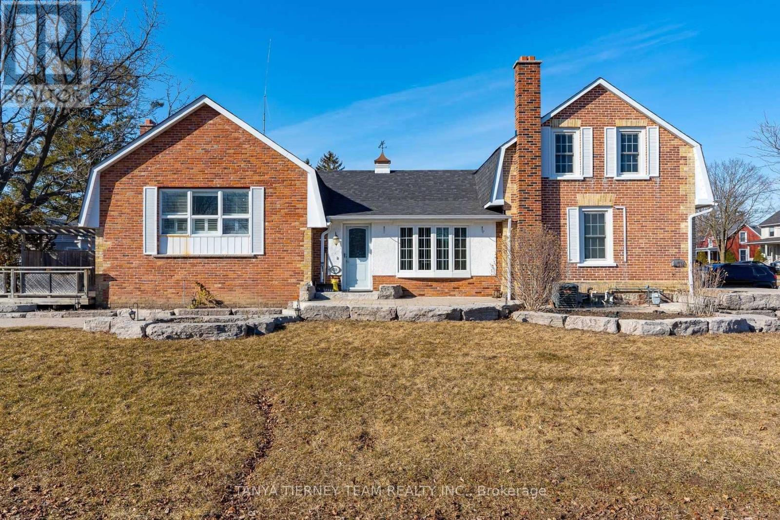 206b Palace Street, Whitby, Ontario  L1N 5G2 - Photo 2 - E12484499