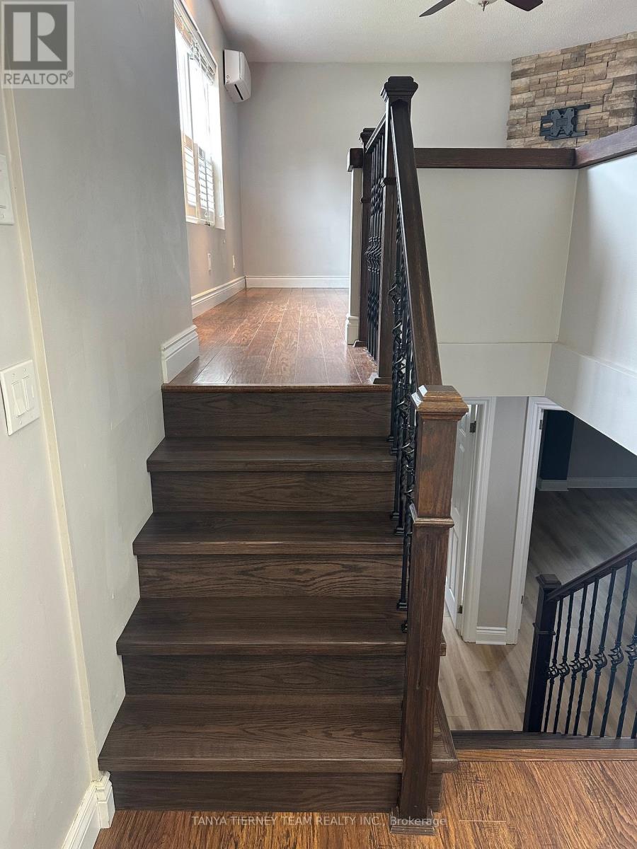 206b Palace Street, Whitby, Ontario  L1N 5G2 - Photo 5 - E12484499