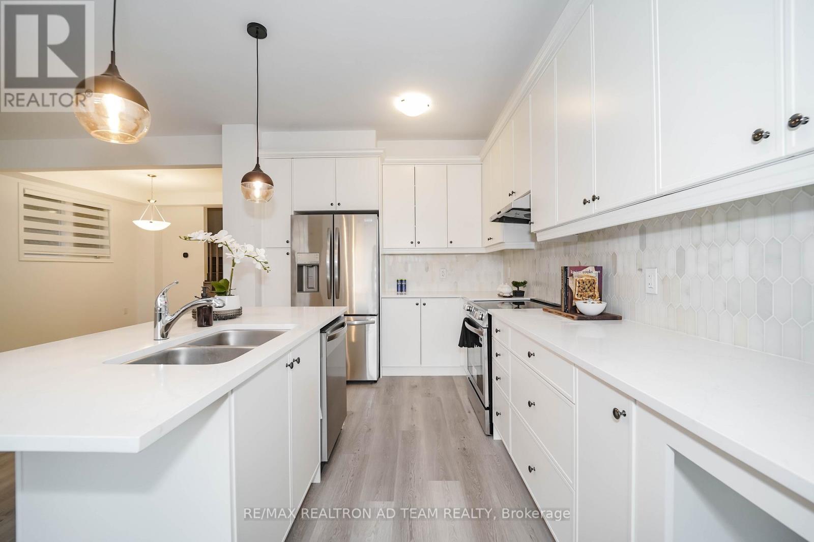 3206 Brigadier Avenue, Pickering, Ontario  L1X 0T2 - Photo 10 - E12484511