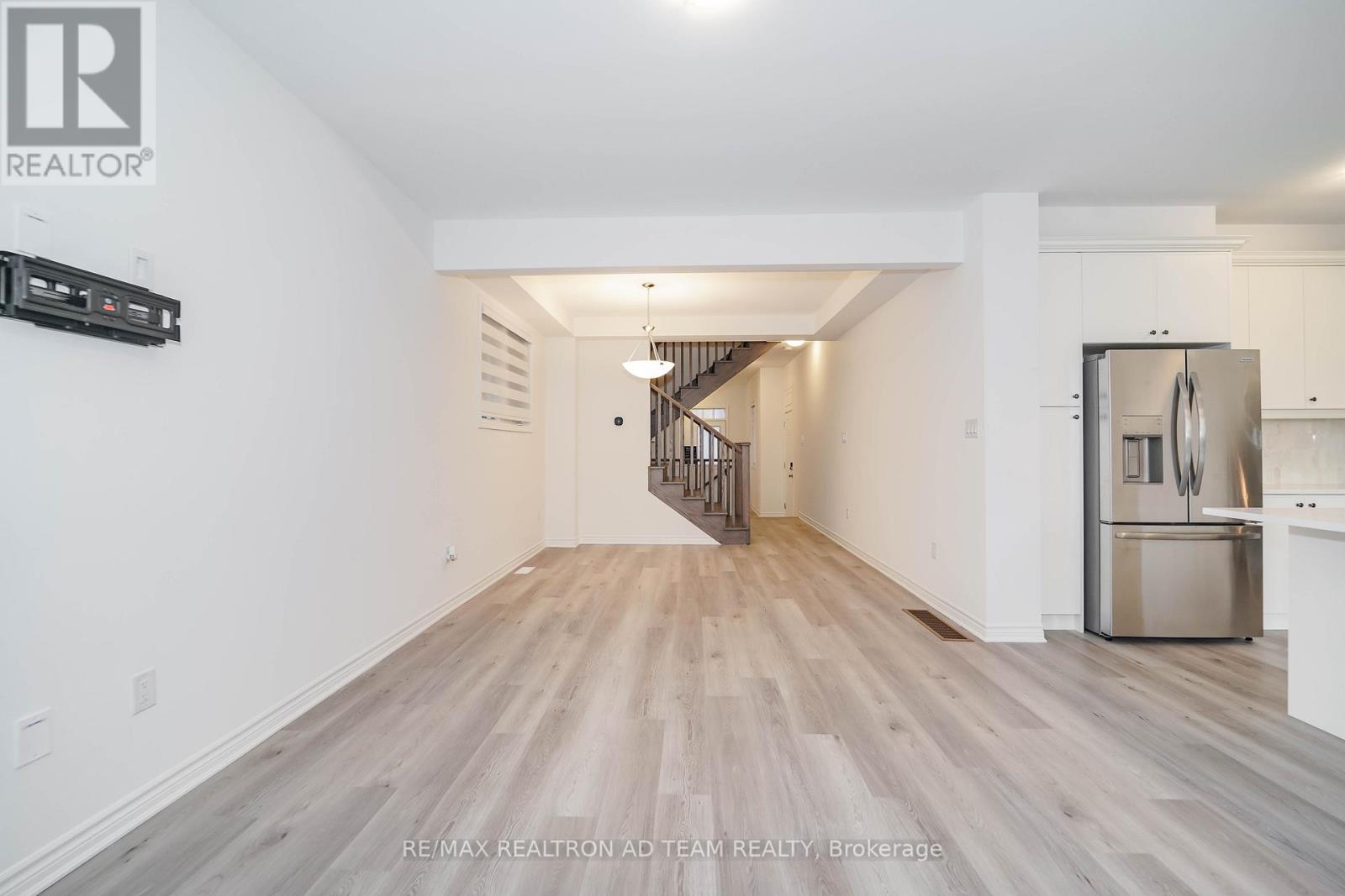 3206 Brigadier Avenue, Pickering, Ontario  L1X 0T2 - Photo 12 - E12484511