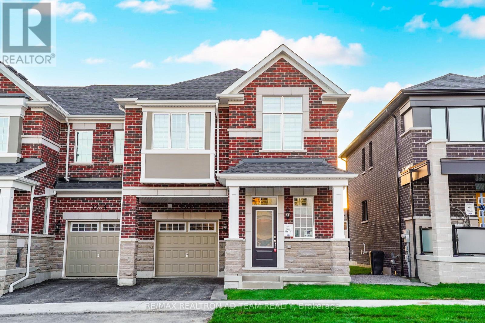 3206 Brigadier Avenue, Pickering, Ontario  L1X 0T2 - Photo 2 - E12484511