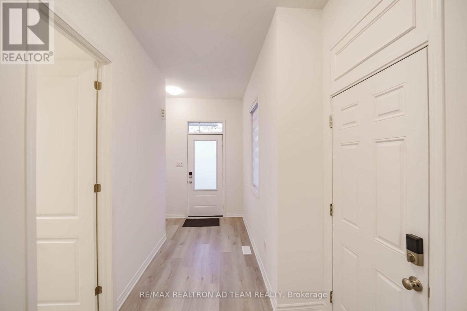 3206 Brigadier Avenue, Pickering, Ontario  L1X 0T2 - Photo 3 - E12484511