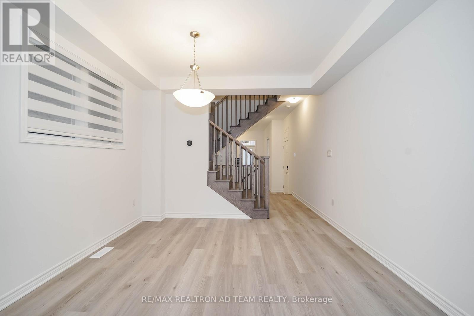 3206 Brigadier Avenue, Pickering, Ontario  L1X 0T2 - Photo 4 - E12484511