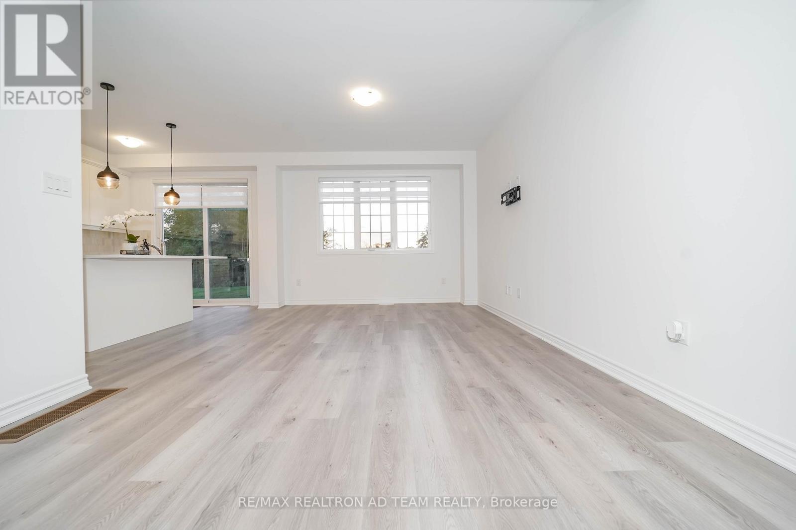 3206 Brigadier Avenue, Pickering, Ontario  L1X 0T2 - Photo 6 - E12484511