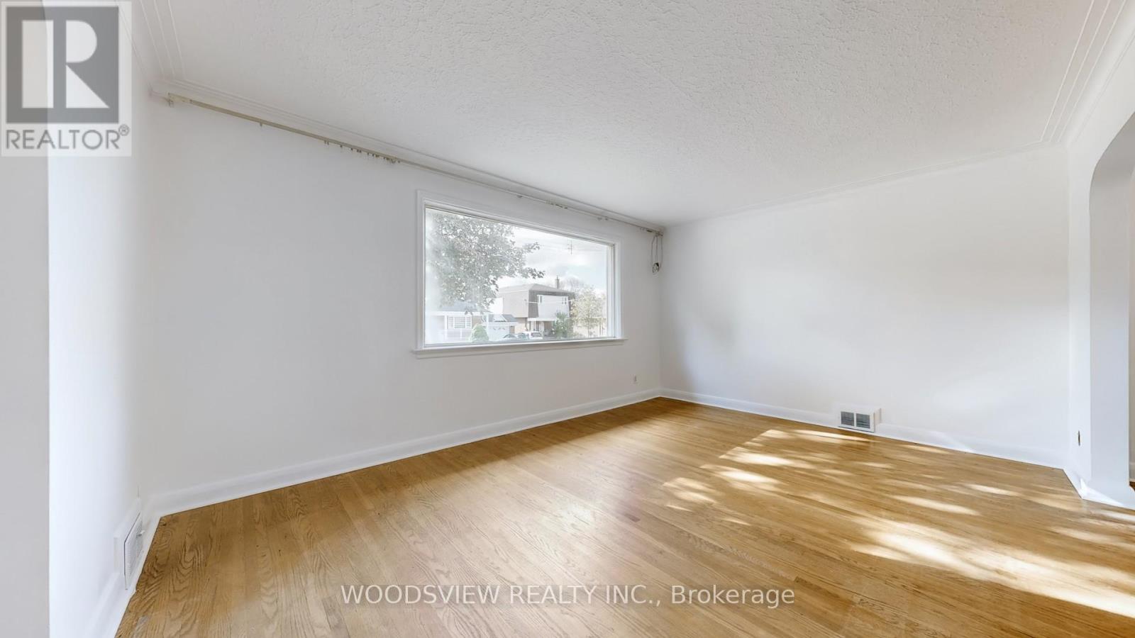 14 Shandara Crescent, Toronto (Wexford-Maryvale), Ontario  M1R 1E9 - Photo 4 - E12484520