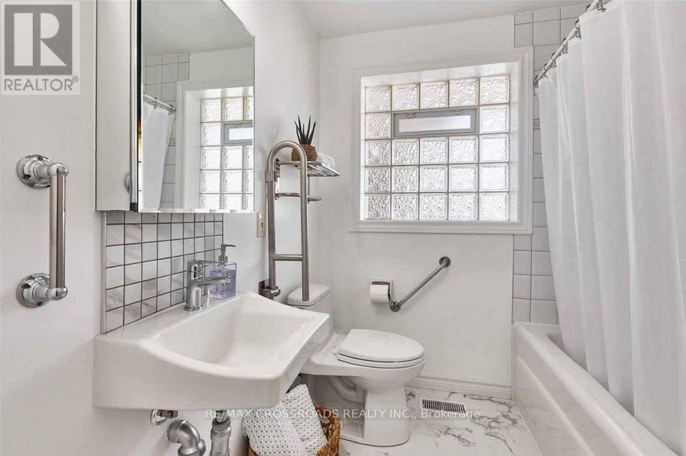 77 Woodgarden Crescent, Toronto, Ontario  M1E 3K3 - Photo 6 - E12484528