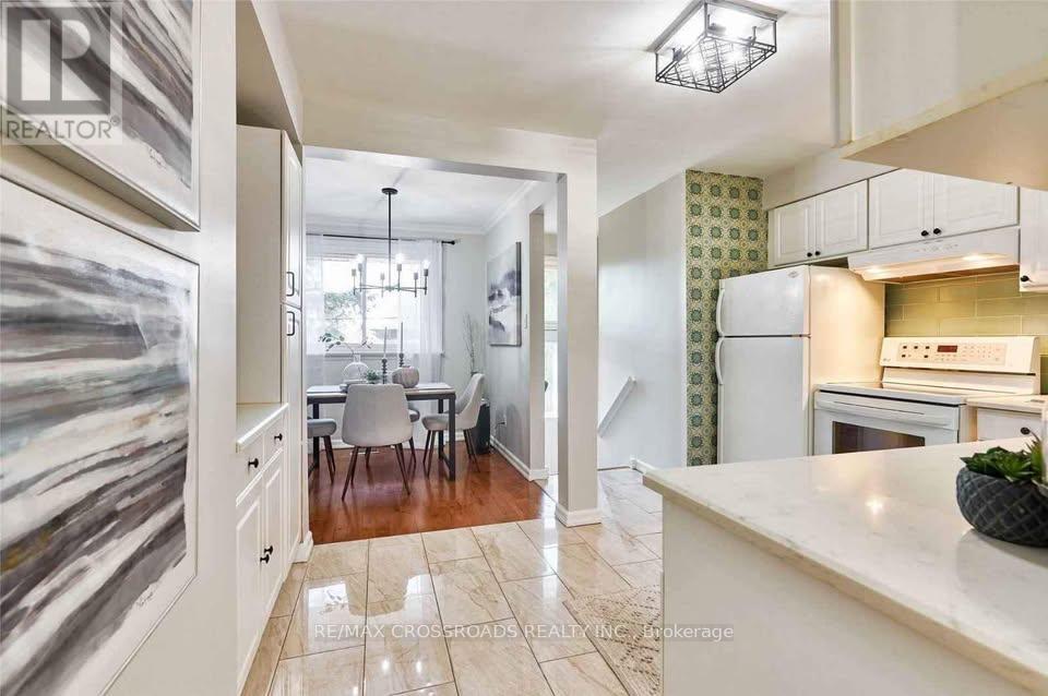 77 Woodgarden Crescent, Toronto, Ontario  M1E 3K3 - Photo 8 - E12484528