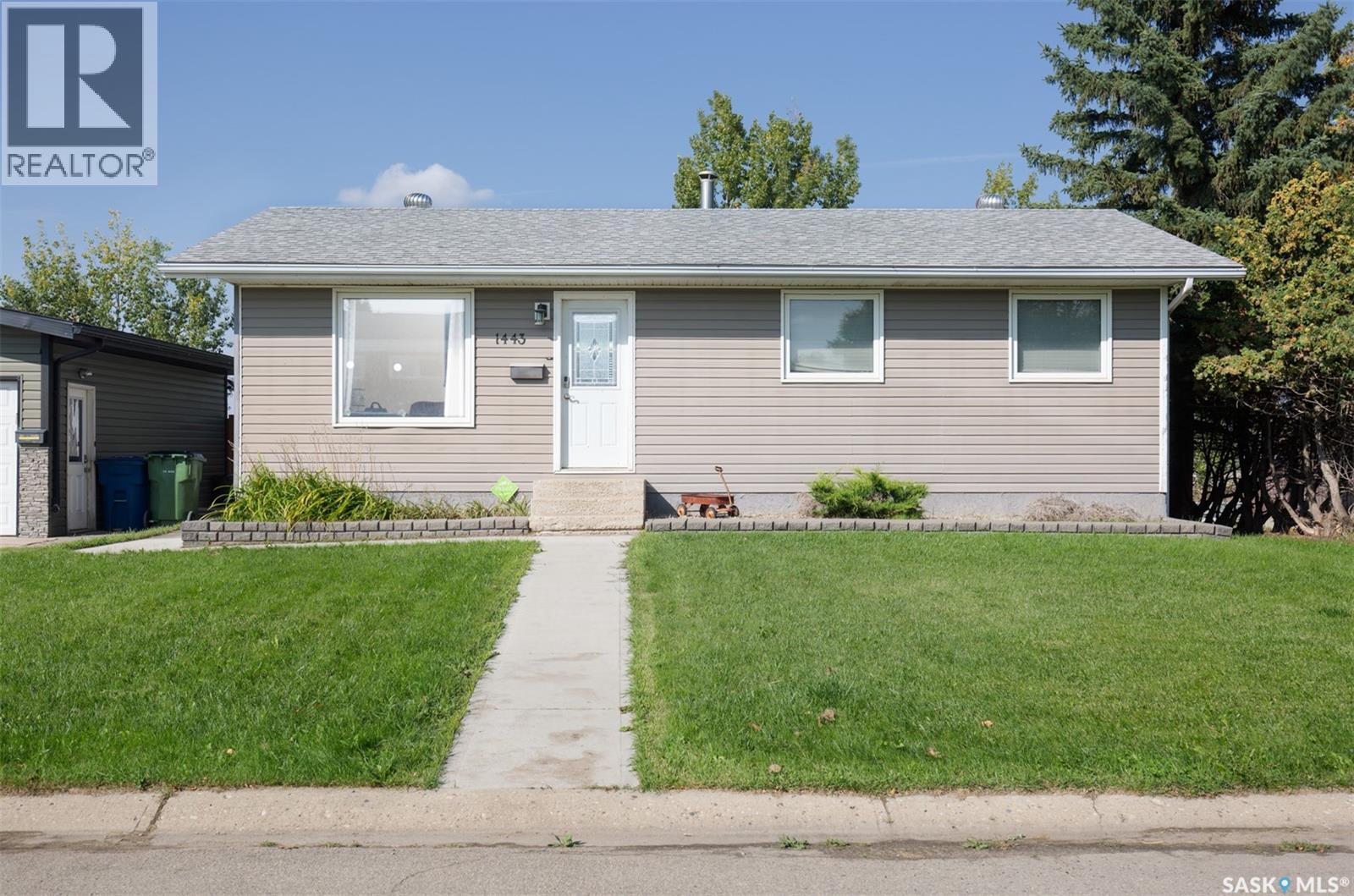 1443 Sioux CRESCENT SW, Moose Jaw, Saskatchewan